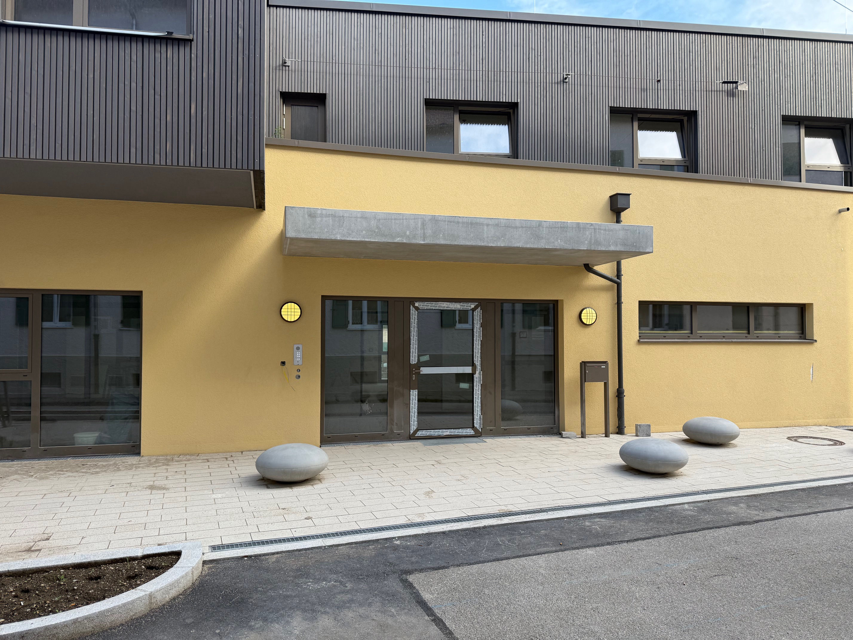 Gebäude Aussenansicht I