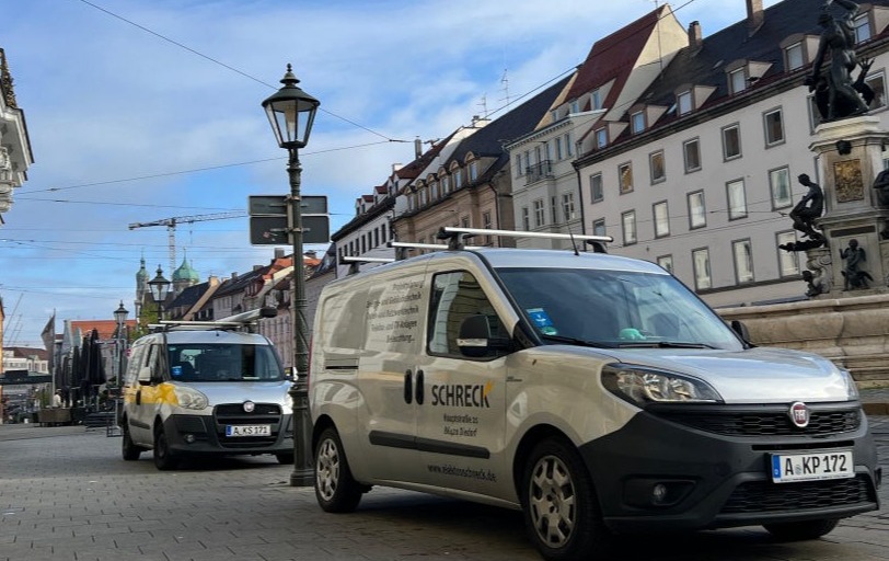 Firmen KFZ mit Blitz